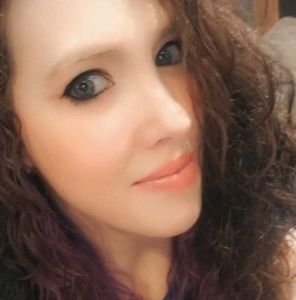 Meet your Posher, Kelli